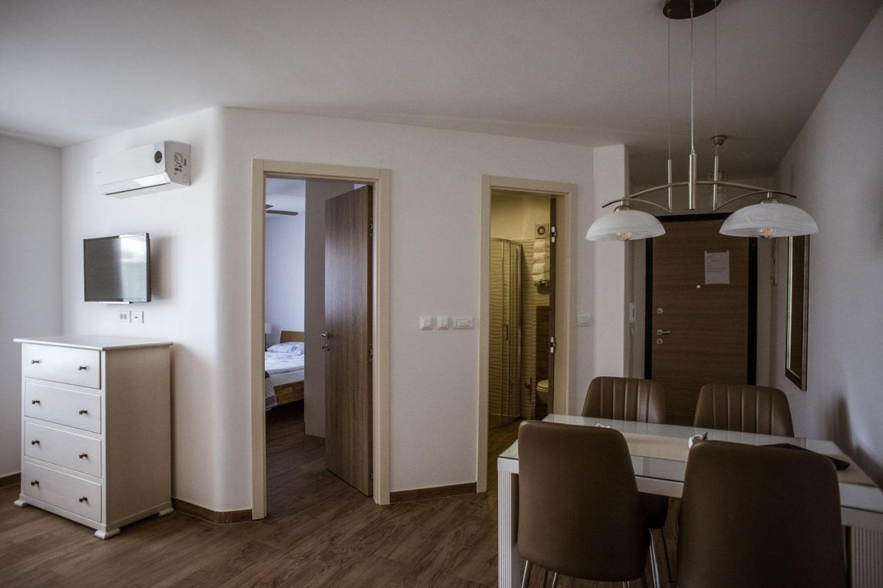 Marco Apartment